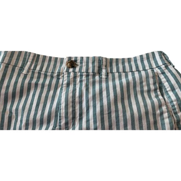 OLD NAVY EVERYDAY SHORT, WOMENS, 4, GREEN & WHITE VERTICAL STRIPES, MID-RISE - Picture 3 of 10